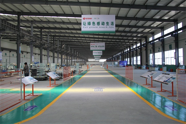 鋁合金門(mén)窗生產(chǎn)車間圖片派克機(jī)器